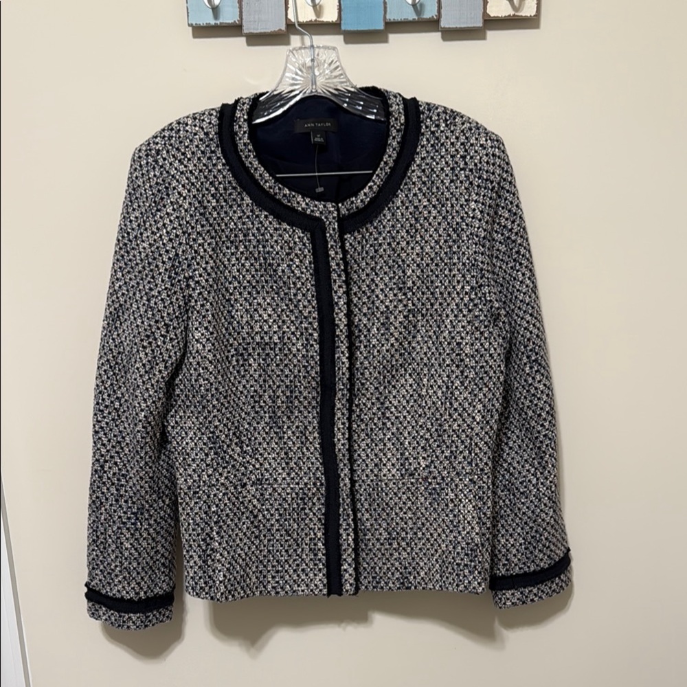 Ann Taylor Women’s Tweed Navy/Cobalt Blue, White Blazer / Size 12T / Brand NWOT